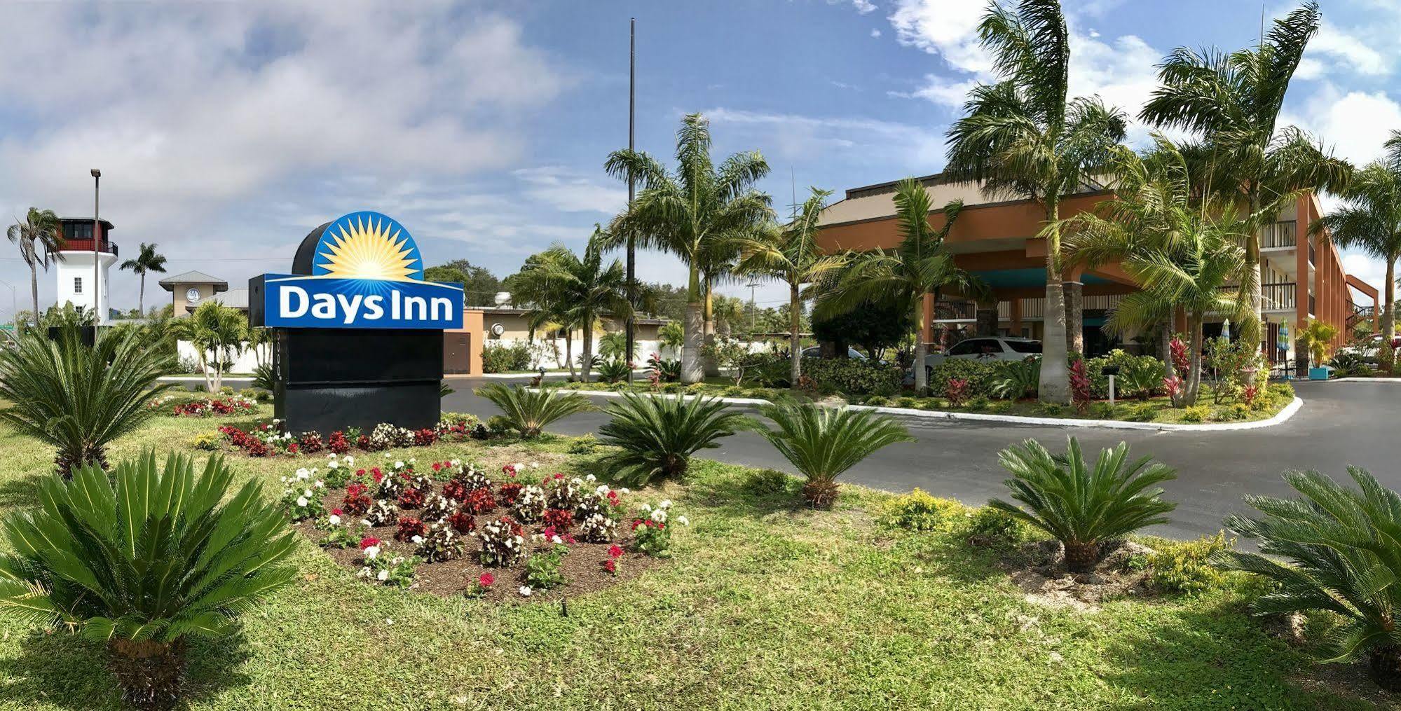 Days Inn By Wyndham Sarasota Bay Esterno foto